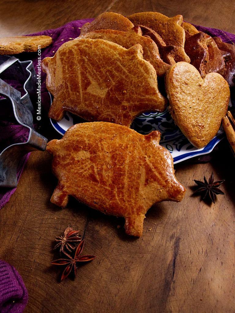 Puerquitos: Mexican Piloncillo Spiced Cookies | #vegan Mexican cookies