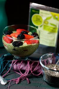 Berrylicious #Matcha #Chia Pudding by @SpicieFoodie | #vegan #raw