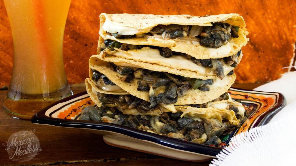 hur man lagar mexikansk majs tryffel/Quesadillas de Huitlacoche