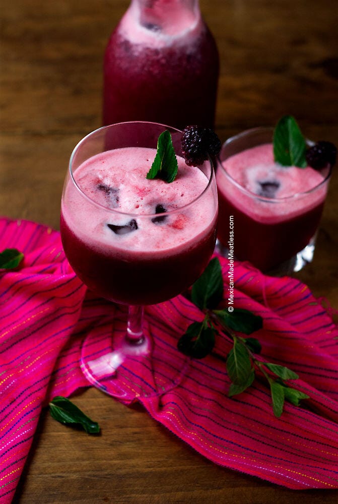 Blackberry Mint Agua Fresca | A thirst quenching Mexican drink recipe