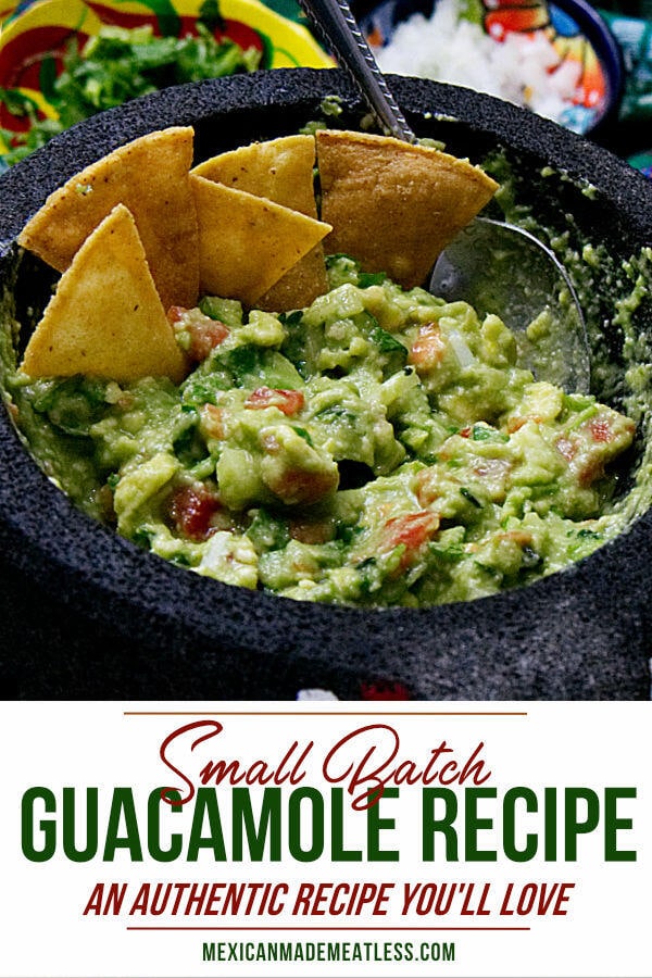 Small Batch Guacamole Recipe | How to make authentic #guacamole at home. #vegan #veganmexican #partyfood #tailgatingfood #superbowl #cincodemayo #avocado #traditinalrecipe