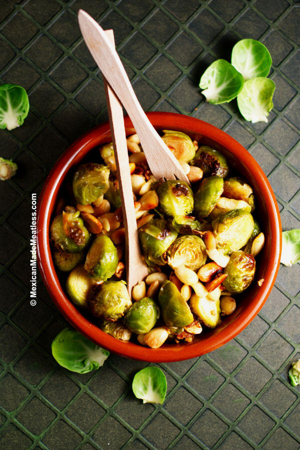 Roasted Brussels sprouts with almonds
