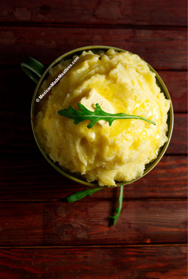 Learn how to make the best creamy and garlicky mashed potatoes