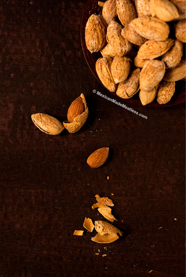 Raw Unshelled Almonds