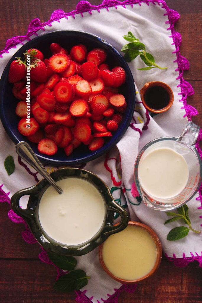 Ingredients for making Mexican strawberries and cream.