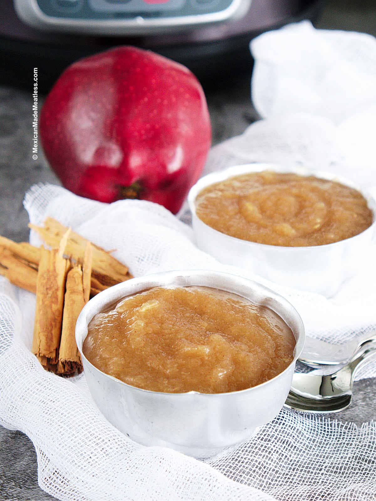 Easy Homemade Vegan Applesauce Recipe in The Instant Pot